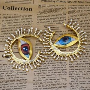GAZE HOOP GOLD EYES EARRINGS